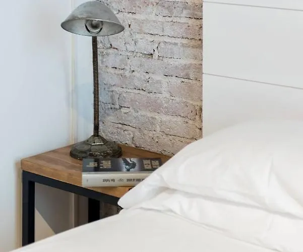 Lovely Loft Near Center شقة *