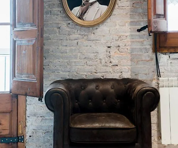 Lovely Loft Near Center شقة