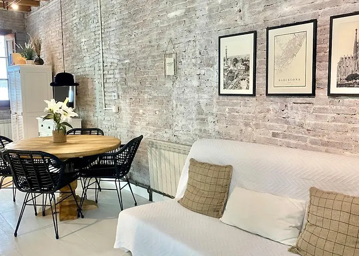 شقة Lovely Loft Near Center